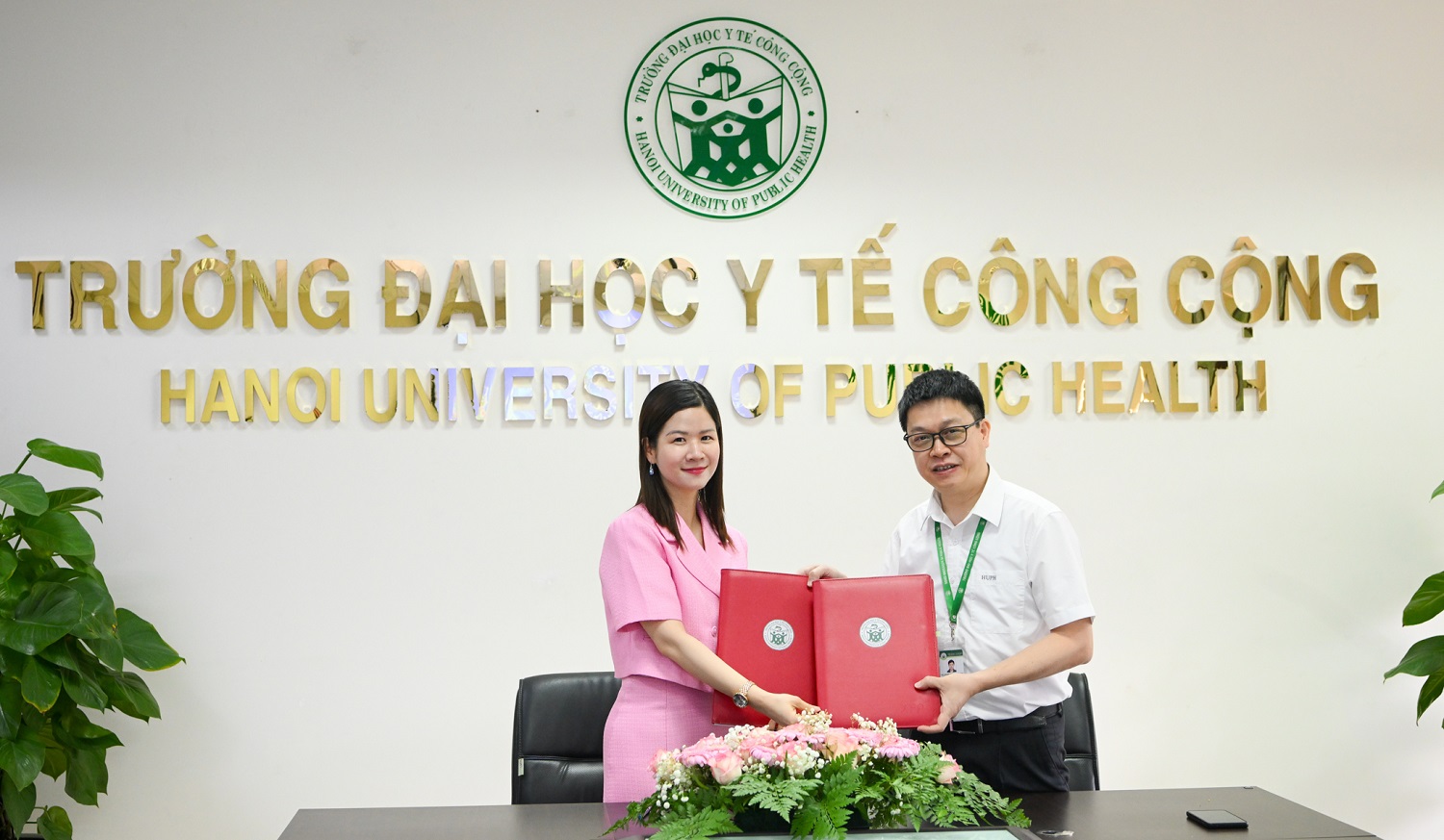 Trường Đại học Y tế Công cộng và Quỹ VinFuture công bố hợp tác triển khai “Chương trình can thiệp về phòng chống kiểm soát thuốc lá điện tử tại các trường trung học cơ sở ở các  thành phố lớn tại Việt Nam”