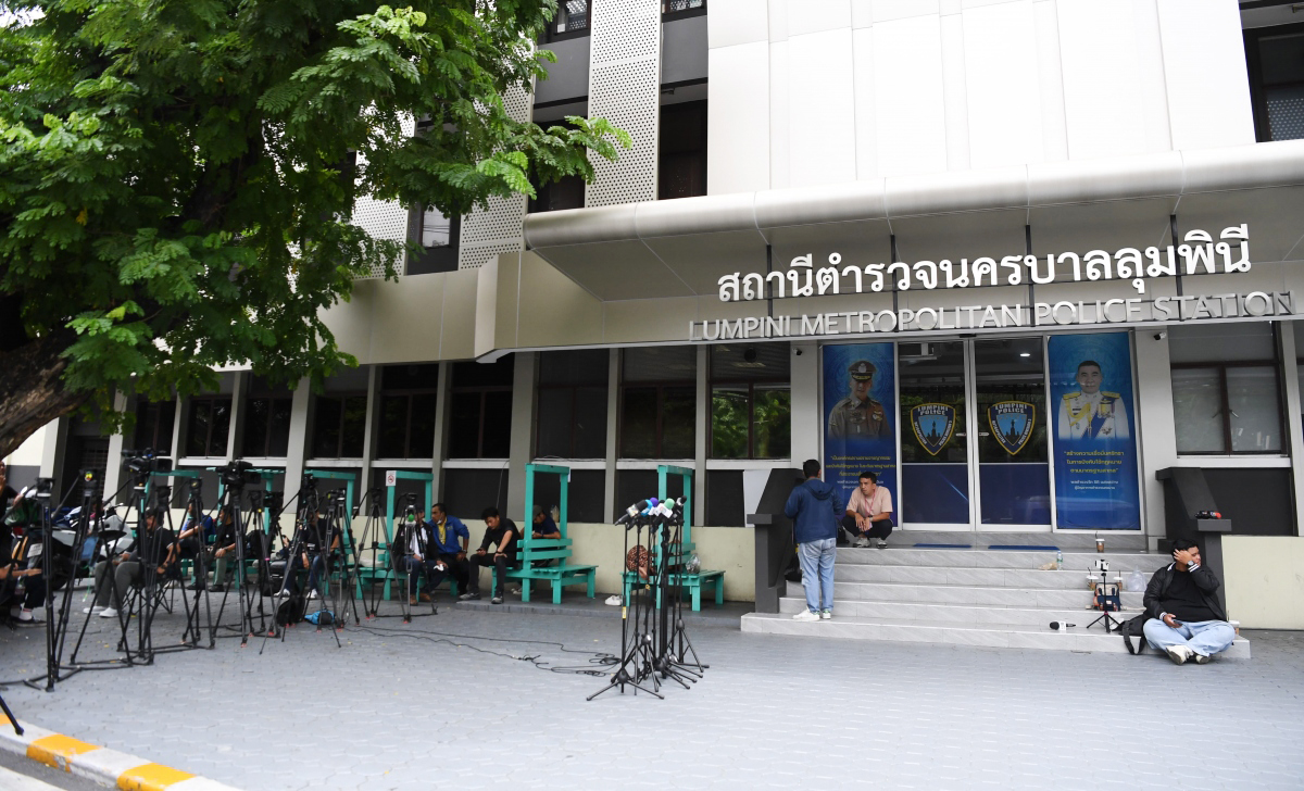 Trụ cở Cảnh sát phường Lumpini, thủ đô Bangkok, nơi tổ chức các buổi họp thông tin cập nhật về vụ sát hại. (Nguồn: VOV Bangkok)