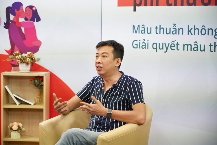 Nhà báo Hoàng Anh Tú cho rằng, mâu thuẫn trong các mối quan hệ gia đình là điều rất phổ biến.