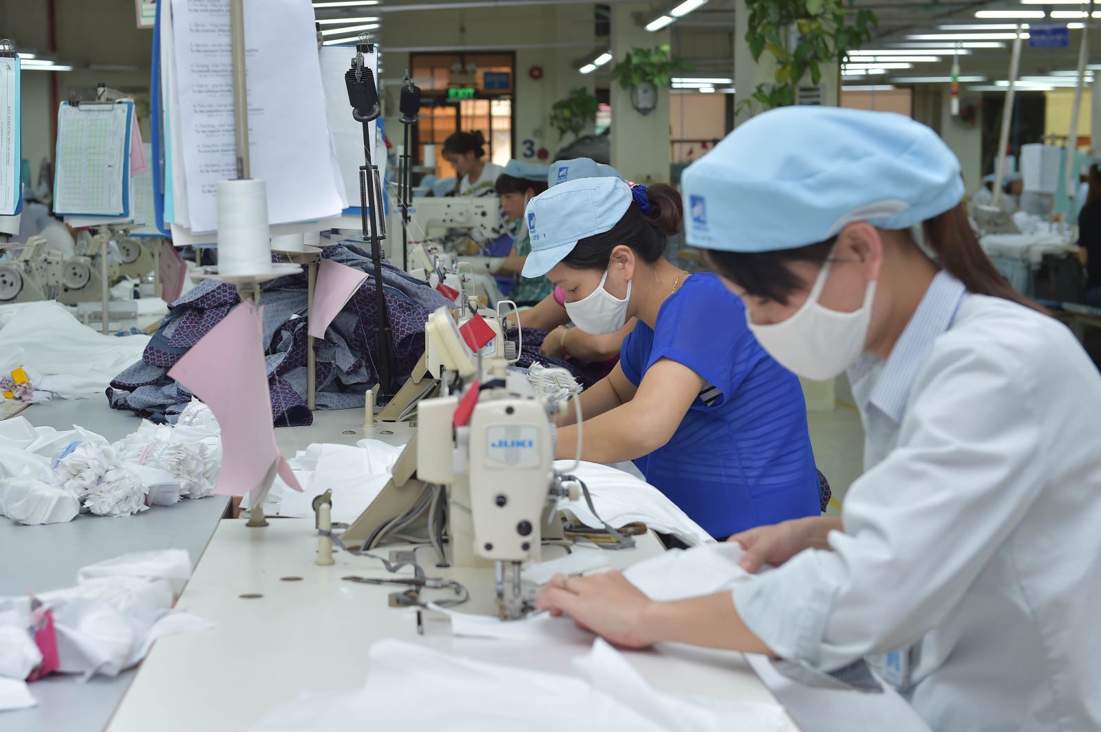 97% số doanh nghiệp dệt may tại các tỉnh phía Nam đang phải đóng cửa.