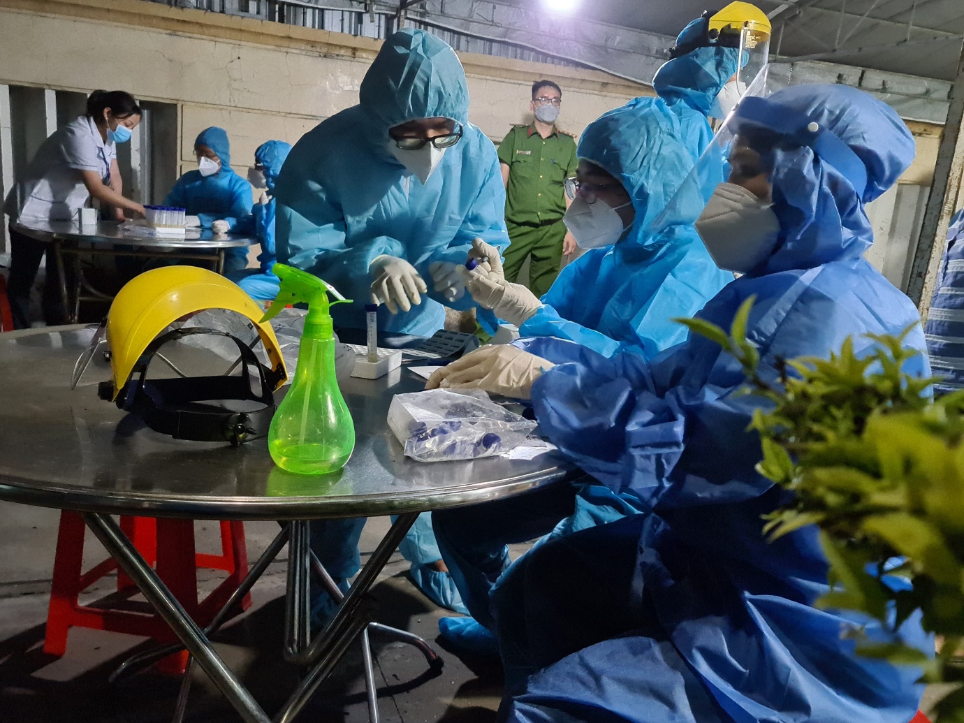 Điều tra, lấy mẫu ở quận Bình Tân (HCDC).